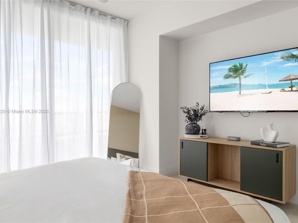 159 NE 6th St 3615, Miami FL 33132