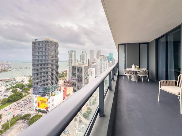 159 NE 6th St 3615, Miami FL 33132