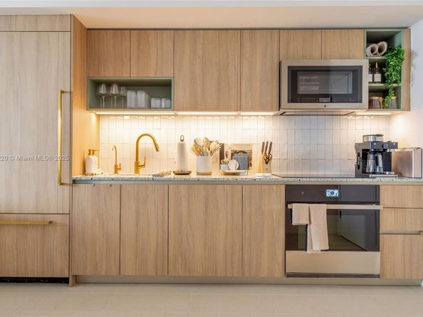 159 NE 6th St 3615, Miami FL 33132