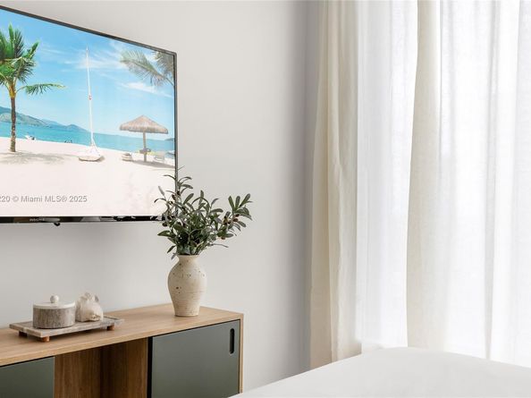 159 NE 6th St 3615, Miami FL 33132