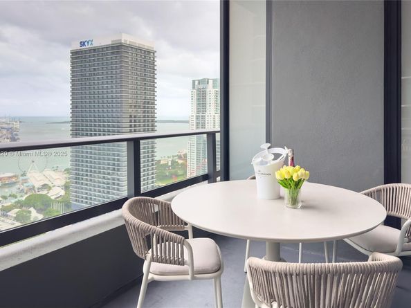 159 NE 6th St 3615, Miami FL 33132