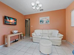 27 E 12th St, Hialeah FL 33010
