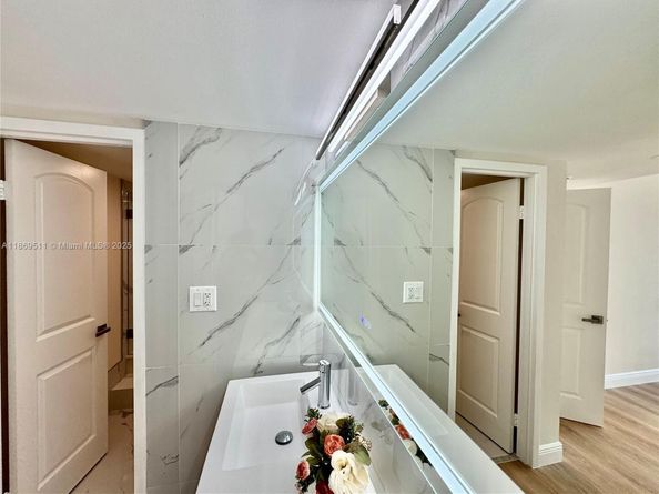 16546 NE 26th Ave 3G, North Miami Beach FL 33160