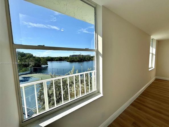 16546 NE 26th Ave 3G, North Miami Beach FL 33160