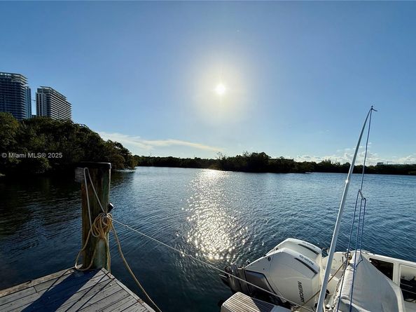 16546 NE 26th Ave 3G, North Miami Beach FL 33160