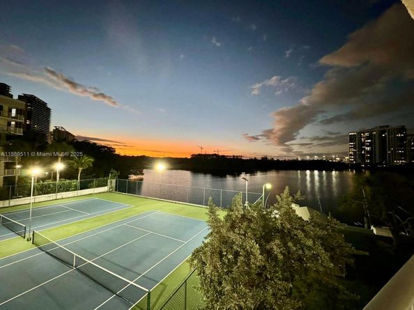 16546 NE 26th Ave 3G, North Miami Beach FL 33160