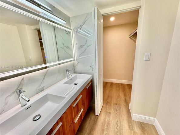 16546 NE 26th Ave 3G, North Miami Beach FL 33160