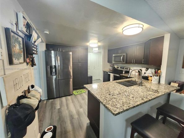 21640 NW 3rd St, Pembroke Pines FL 33029