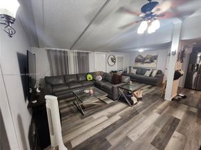 21640 NW 3rd St, Pembroke Pines FL 33029