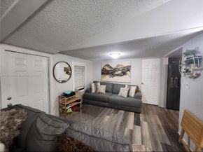 21640 NW 3rd St, Pembroke Pines FL 33029