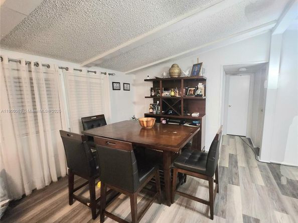 21640 NW 3rd St, Pembroke Pines FL 33029