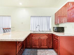 1195 NW 48th St, Miami FL 33127