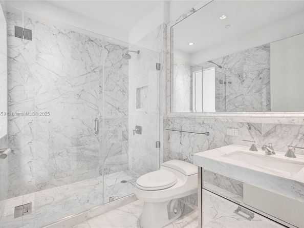 17475 Collins Ave 2302, Sunny Isles Beach FL 33160