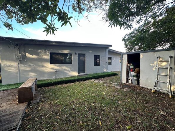 860 NW 171st St, Miami Gardens FL 33169
