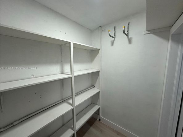 860 NW 171st St, Miami Gardens FL 33169