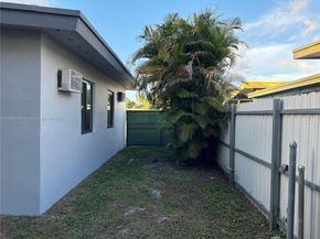 860 NW 171st St, Miami Gardens FL 33169