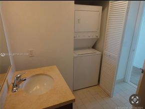 1111 SW 1st Ave 3122N, Miami FL 33130