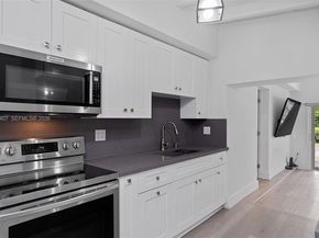 5845 SW 88th St, South Miami FL 33156