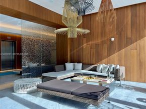 68 SE 6th St 3611, Miami FL 33131