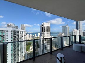 68 SE 6th St 3611, Miami FL 33131