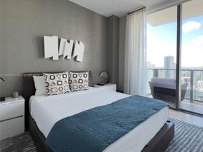 68 SE 6th St 3611, Miami FL 33131