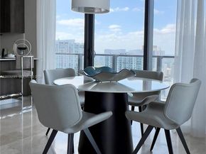 68 SE 6th St 3611, Miami FL 33131