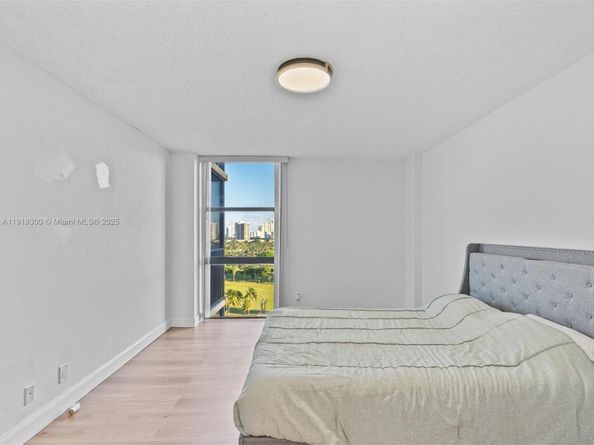 20335 W Country Club Dr 1608, Aventura FL 33180