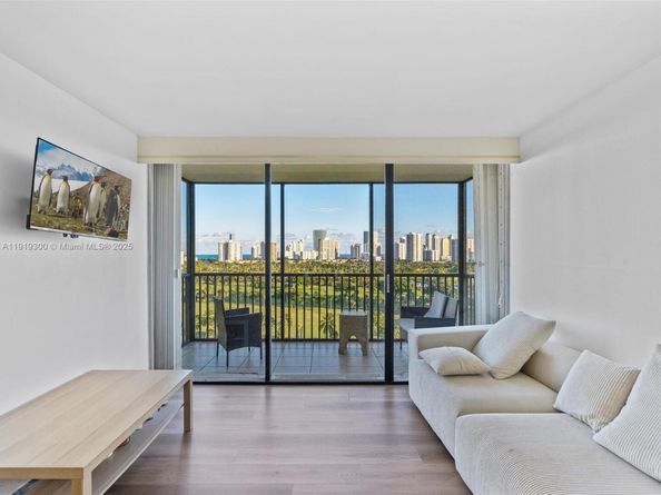 20335 W Country Club Dr 1608, Aventura FL 33180