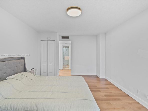 20335 W Country Club Dr 1608, Aventura FL 33180