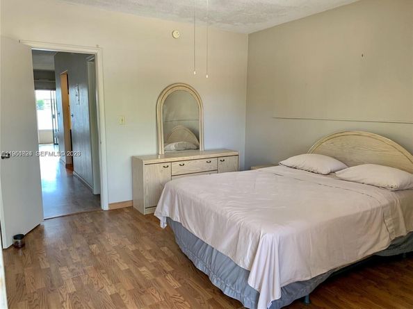 270 NE 191st St 105, Miami FL 33179