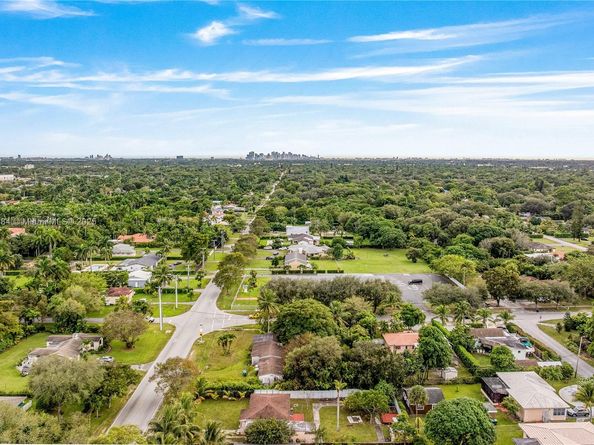 14350 N Miami Ave, Miami FL 33168