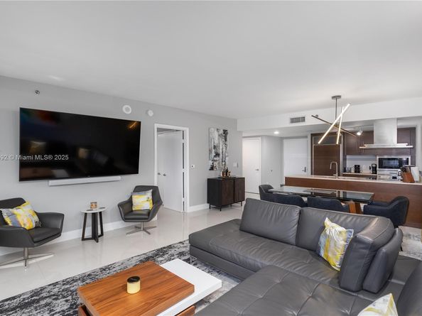 465 Brickell Ave 417, Miami FL 33131