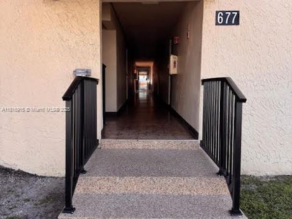 677 SW 9th Ave 303, Miami FL 33130