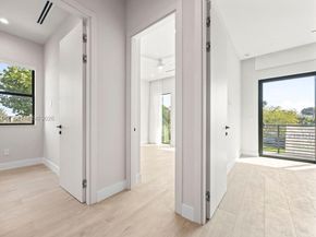 1135 NE 11th Ave, Fort Lauderdale FL 33304