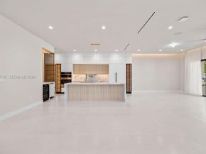 1135 NE 11th Ave, Fort Lauderdale FL 33304