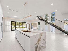 1135 NE 11th Ave, Fort Lauderdale FL 33304