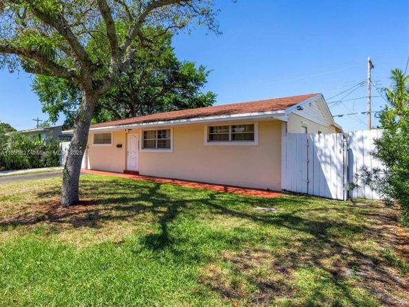 6441 Allen St, Hollywood FL 33024