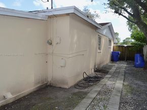 6441 Allen St, Hollywood FL 33024