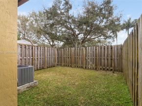 707 SE 32nd Ter, Homestead FL 33033