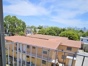2138 SW 6 St 403, Miami FL 33135