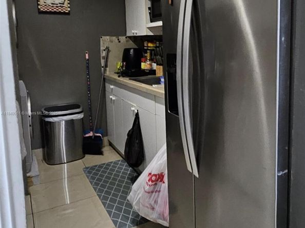 2138 SW 6 St 403, Miami FL 33135