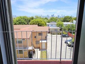 2138 SW 6 St 403, Miami FL 33135