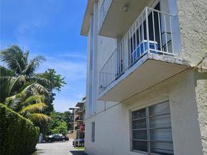 2138 SW 6 St 403, Miami FL 33135