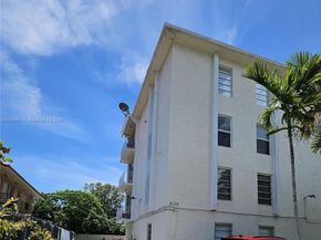2138 SW 6 St 403, Miami FL 33135
