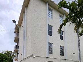 2138 SW 6 St 403, Miami FL 33135