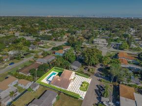 6735 SW 51st St, Miami FL 33155