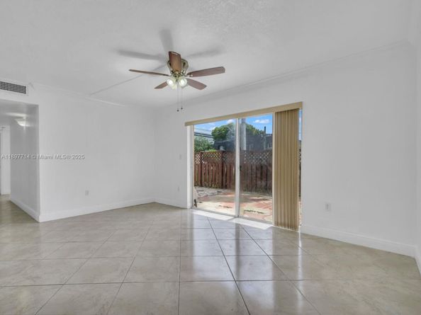 8601 SW 94th St 104W, Miami FL 33156