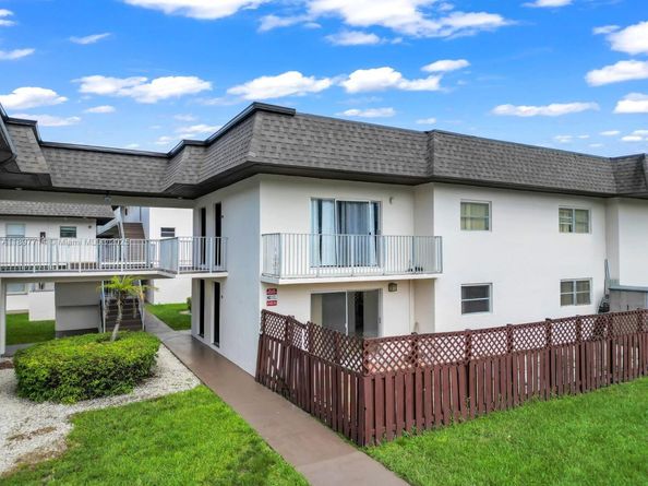 8601 SW 94th St 104W, Miami FL 33156