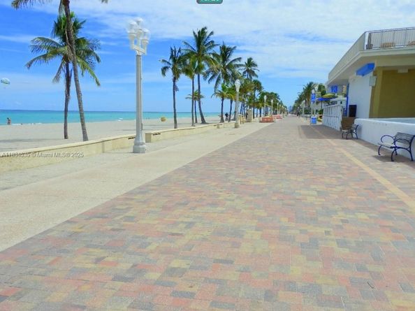 310 Arthur St 9, Hollywood FL 33019