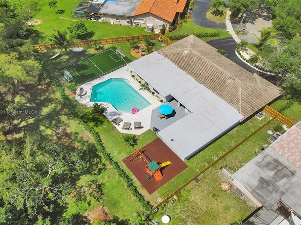 1960 SW 51st Ter, Plantation FL 33317